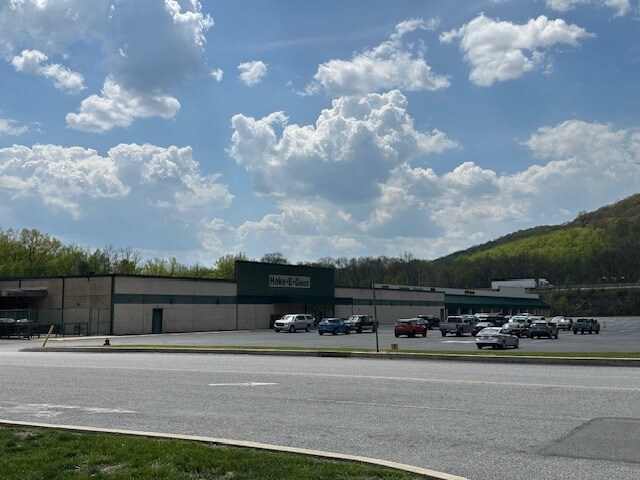 More Photos Of 165-177 Bedford Plaza Rd, Bedford Unknown For Lease
