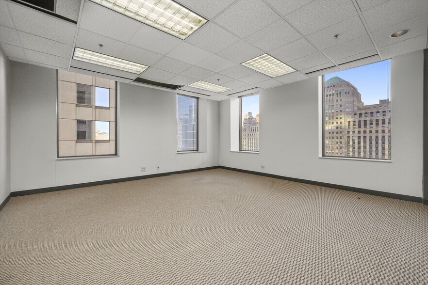 More Photos Of 211 W Wacker Dr, Chicago Office For Sale