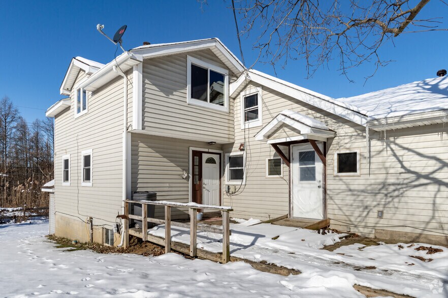 More Photos Of 456 Ortonville Rd, Ortonville Storefront Retail Residential For Sale