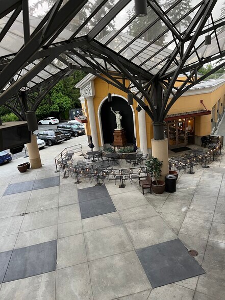 More Photos Of 15121 Main St, Mill Creek Restaurant For Sale