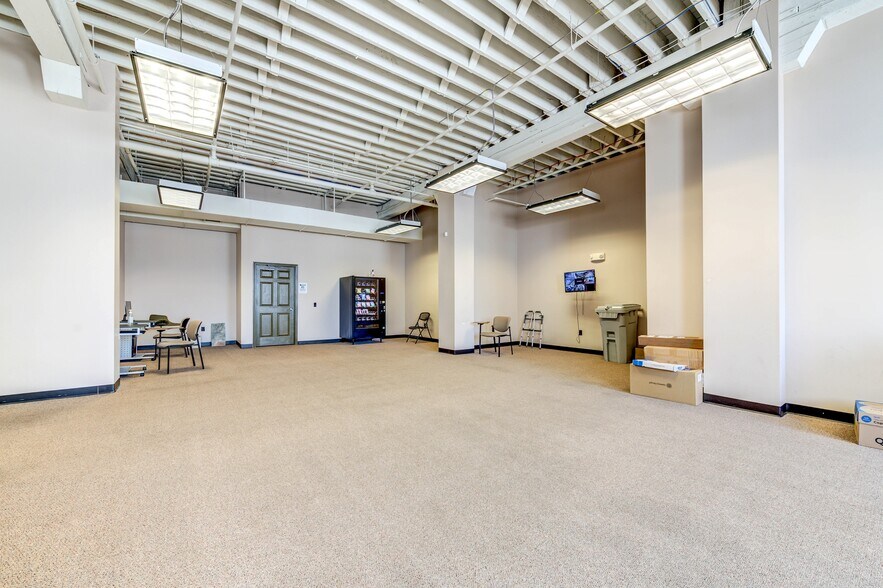 More Photos Of 1470 S Vandeventer Ave, Saint Louis Loft Creative Space For Sale