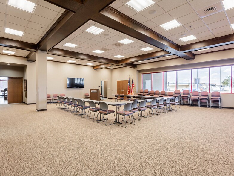 More Photos Of 5001 W Loop 289, Lubbock Office For Lease