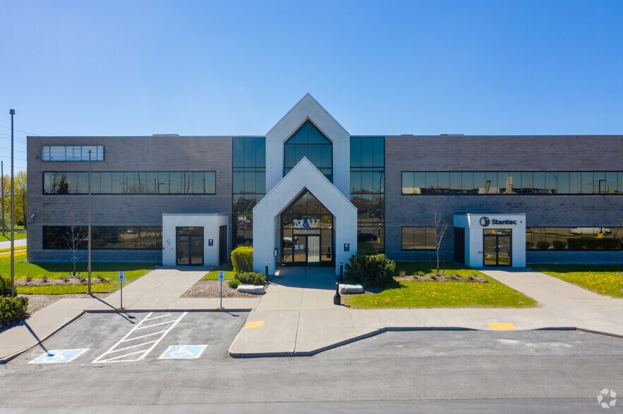 More Photos Of 1555 Wentworth St, Whitby Light Distribution For Lease