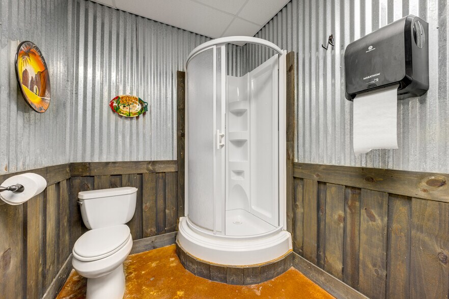 More Photos Of 10203-10263 County Road 135, Flint Service For Lease