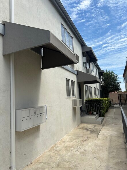 More Photos Of 304 S Doheny Dr, Beverly Hills Apartments For Sale