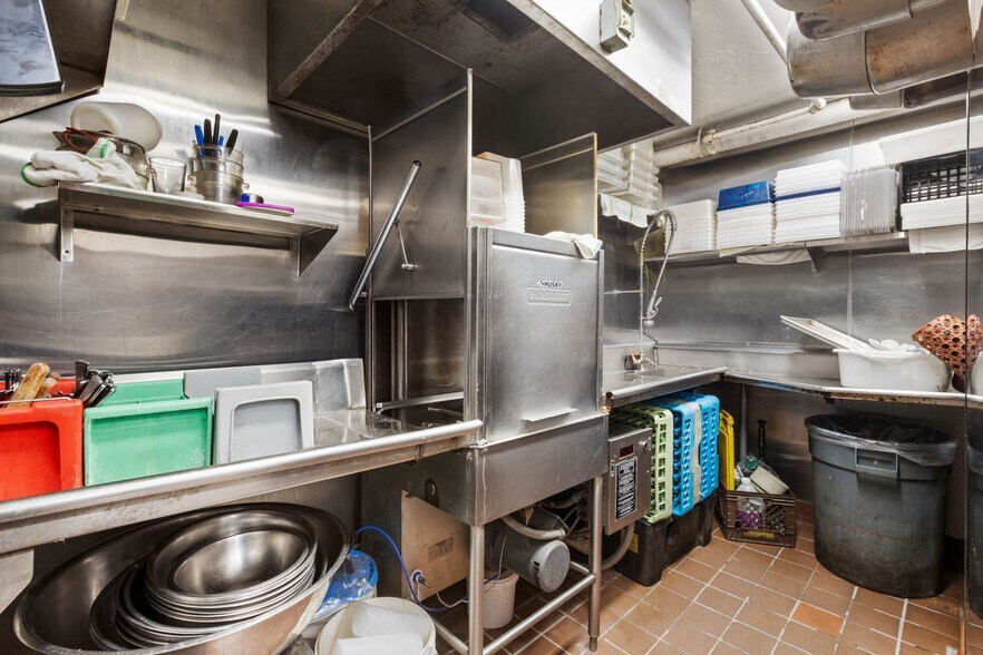 More Photos Of 278-282 Shrewsbury St, Worcester Storefront Retail Residential For Sale