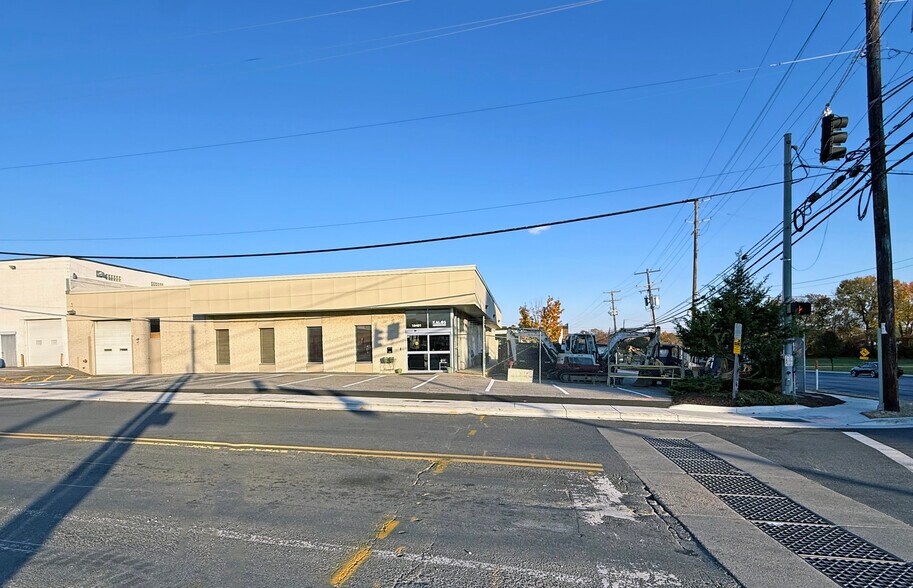 More Photos Of 10401 Tucker St, Beltsville Warehouse For Sale