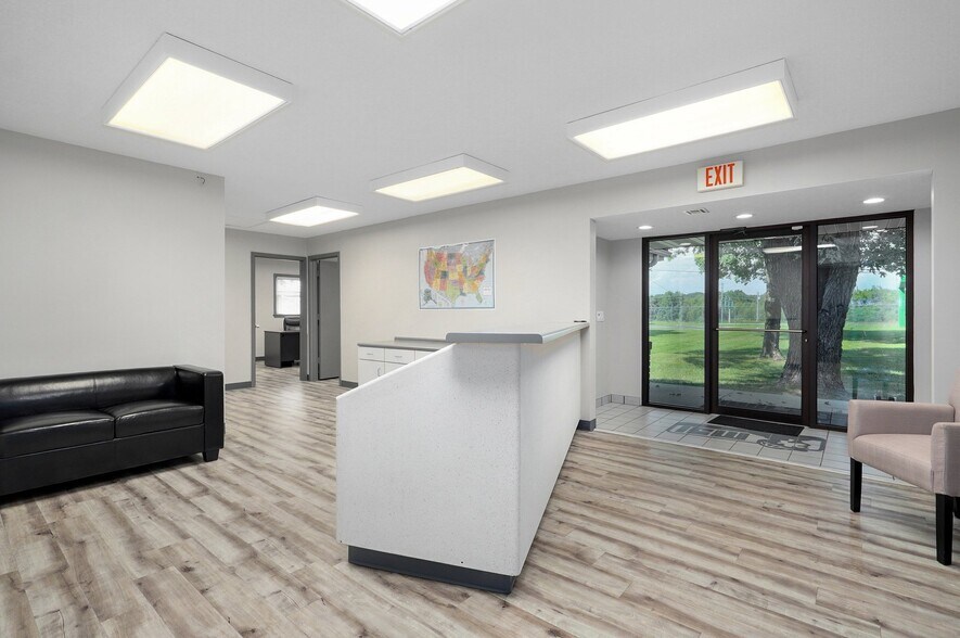 More Photos Of 3560 E Evergreen St, Springfield Office For Sale