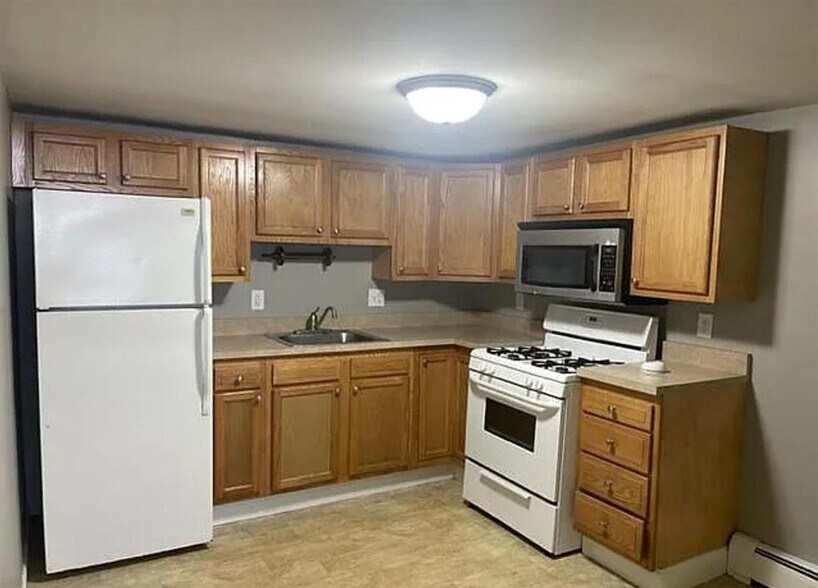 More Photos Of 522 N Main St, Hanna City Apartments For Sale