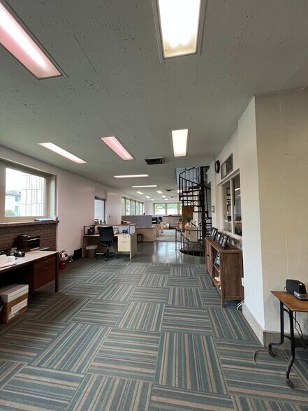 More Photos Of 810 Noblestown Rd, Carnegie Office For Sale