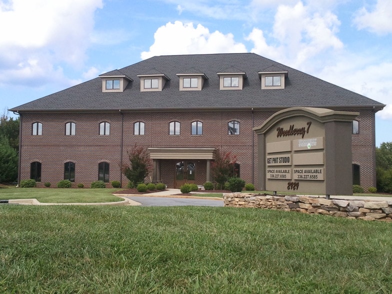 More Photos Of 2929 Crouse Ln, Burlington Medical For Lease