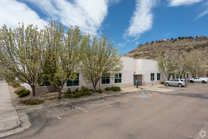 More Photos Of 980 Elkton Dr, Colorado Springs Flex For Lease