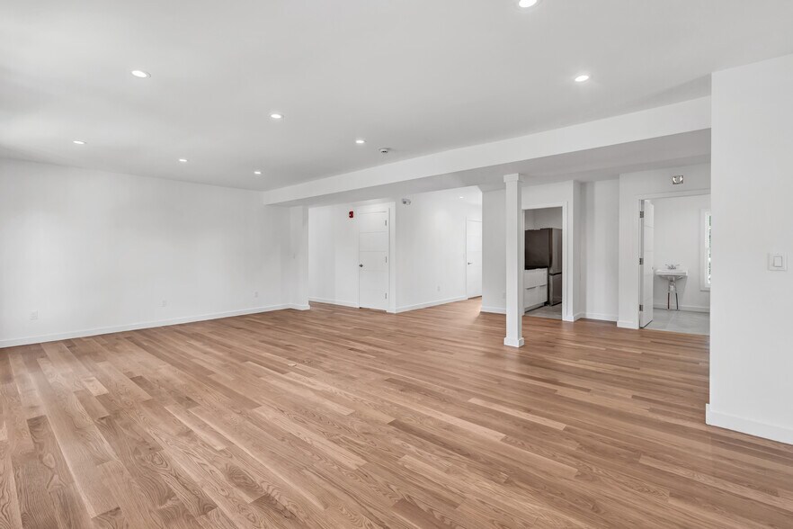 More Photos Of 965 Post Rd E, Westport Office Residential For Lease