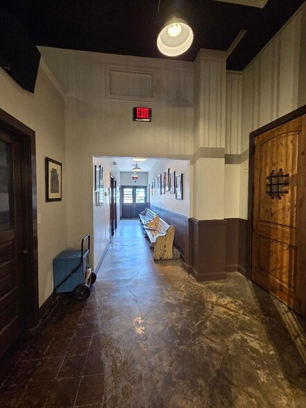 More Photos Of 220 E Commercial St, Springfield Office For Sale