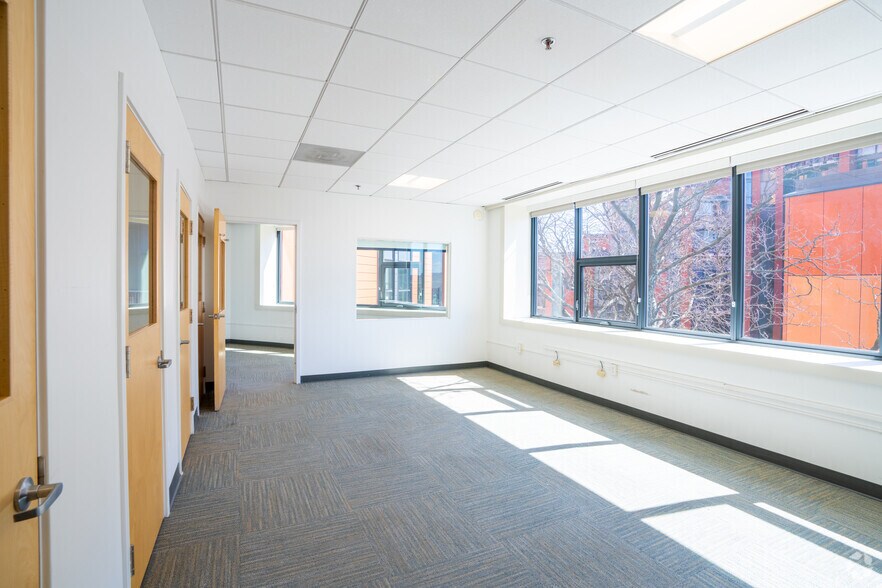 More Photos Of 810 Memorial Dr, Cambridge Office For Lease