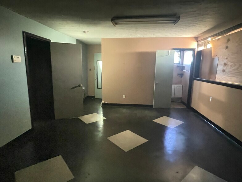 More Photos Of 418 NW Whitehall St, Atlanta Loft Creative Space For Sale