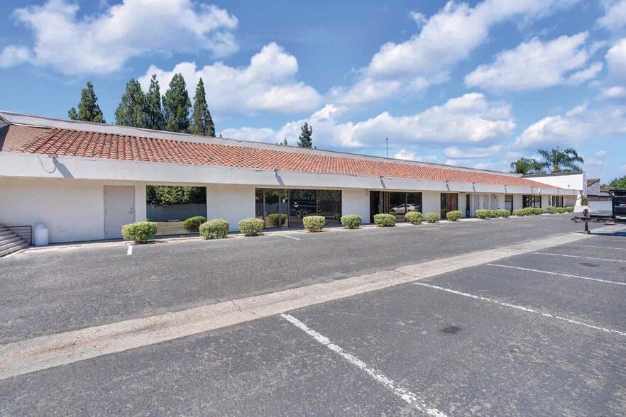 More Photos Of 1665 W Shaw Ave, Fresno Office For Sale