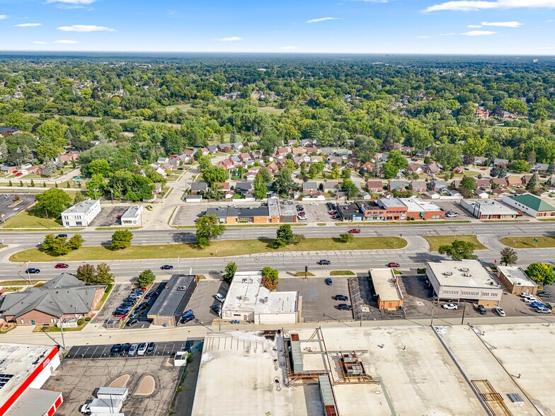 More Photos Of 24825 Michigan Ave, Dearborn Office For Lease