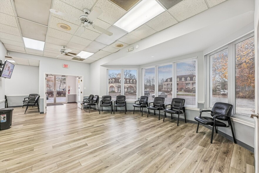 More Photos Of 12090-12114 Old Line Ctr, Waldorf General Retail For Sale