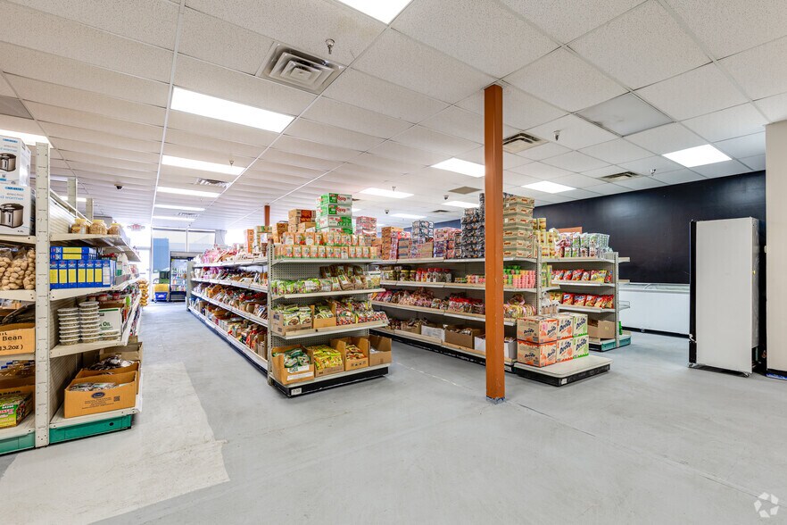 More Photos Of 1605 1st St S, Willmar Storefront For Lease