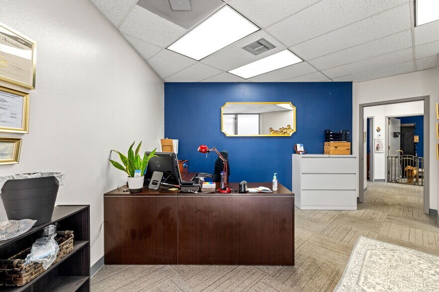 More Photos Of 5545 Fredericksburg Rd, San Antonio Office For Sale
