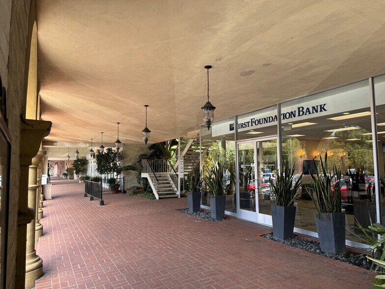 More Photos Of 36 Malaga Cove Plz, Palos Verdes Estates Storefront Retail Office For Sale