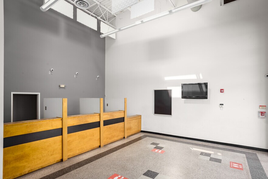 More Photos Of 502 S Court St, Florence Industrial For Sale