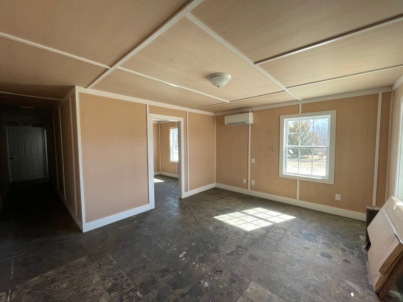 More Photos Of 3310 Fields St, Farmville Warehouse For Lease