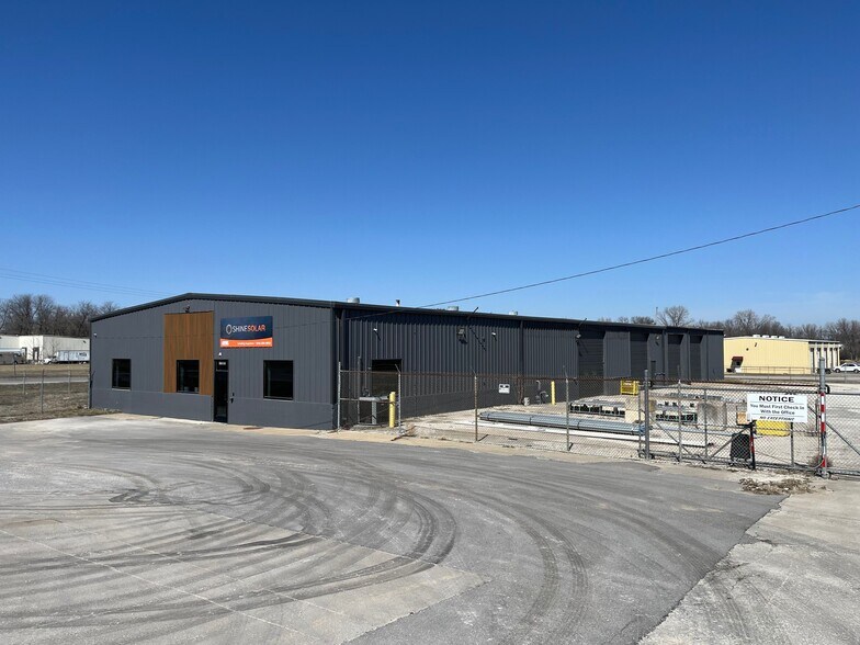 Primary Photo Of 1700 Anaconda Rd, Harrisonville Warehouse For Lease