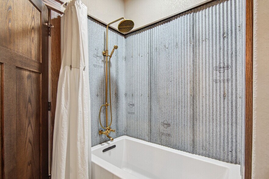 More Photos Of 4748 N 4318, Pryor Flex For Sale