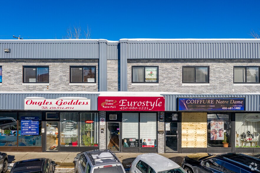 More Photos Of 4309-4367 Boul Notre-Dame, Laval Storefront For Lease