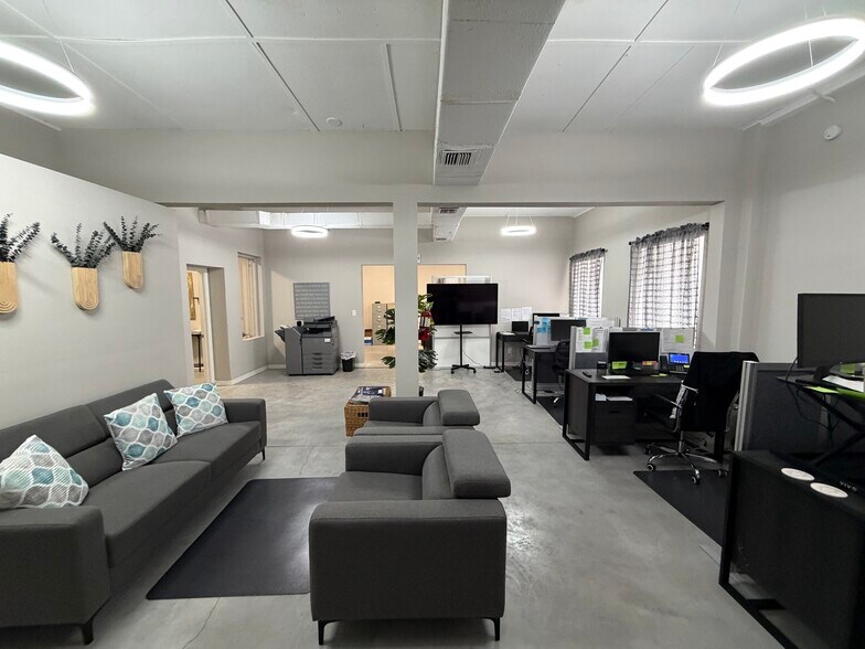 More Photos Of 8 W Darlington Ave, Kissimmee Office Residential For Sale