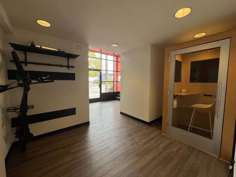 More Photos Of 1200 5th St, Berkeley Light Manufacturing For Lease