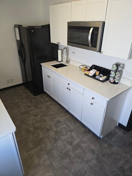 More Photos Of 114 Canfield Pl, Hendersonville Office For Sale