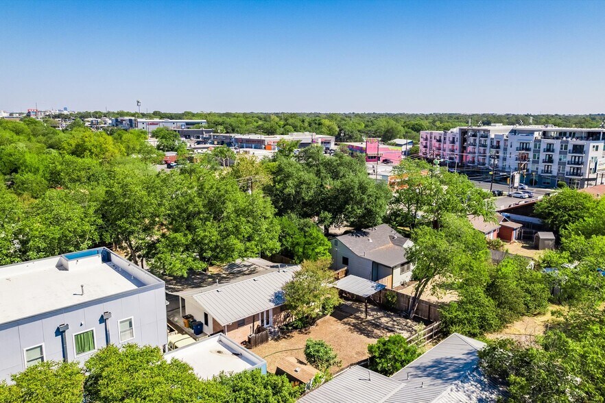 More Photos Of 2117 Shoalmont Dr, Austin Office Residential For Sale