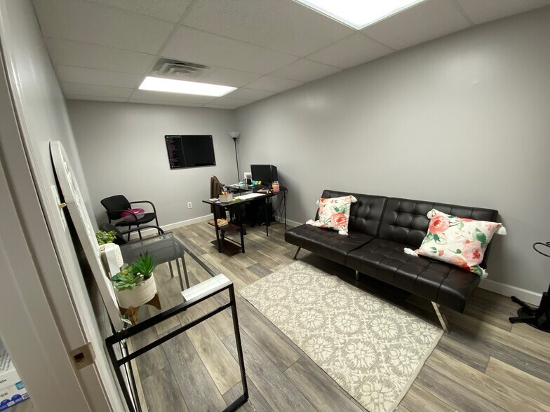 More Photos Of 110 Youngstown Rd, Lemont Furnace Medical For Sale