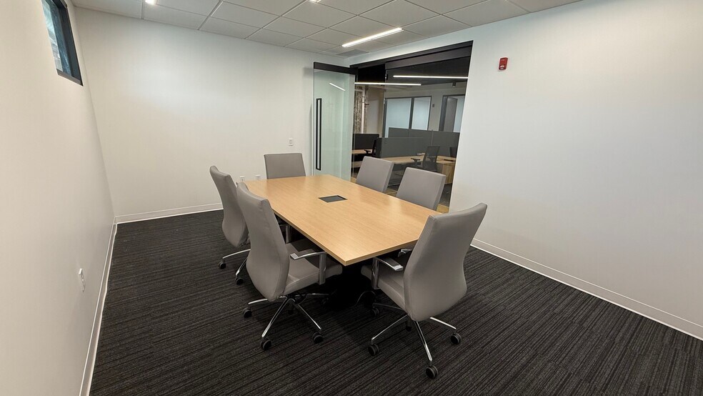 More Photos Of 1411 Roosevelt Ave, Indianapolis Office For Lease
