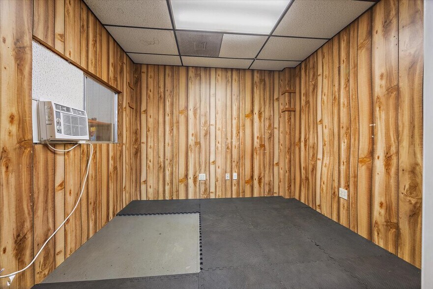 More Photos Of 551625 Us-1, Hilliard Freestanding For Sale