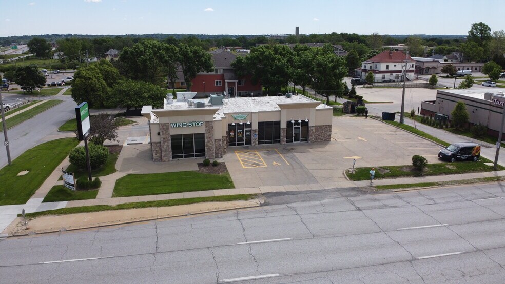 More Photos Of 521 E 14th St, Des Moines Storefront For Sale
