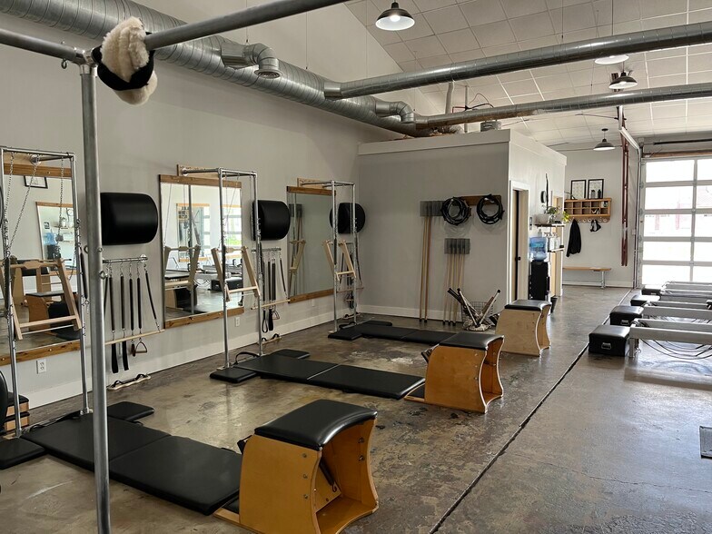 More Photos Of 1055 E 54th St, Indianapolis Loft Creative Space For Lease