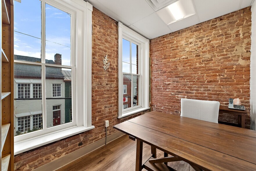 More Photos Of 12 Culpeper St, Warrenton Restaurant For Sale