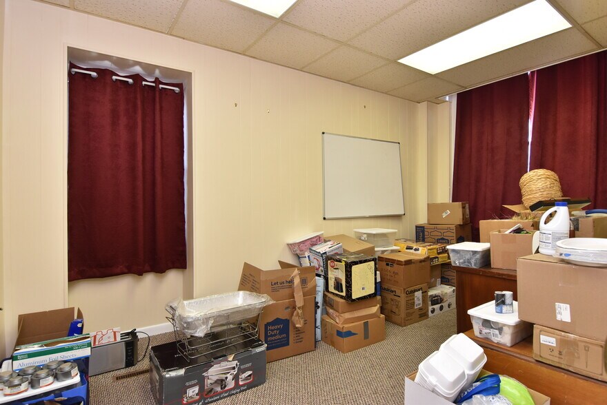 More Photos Of 125 Causey Ave, Milford Office For Sale
