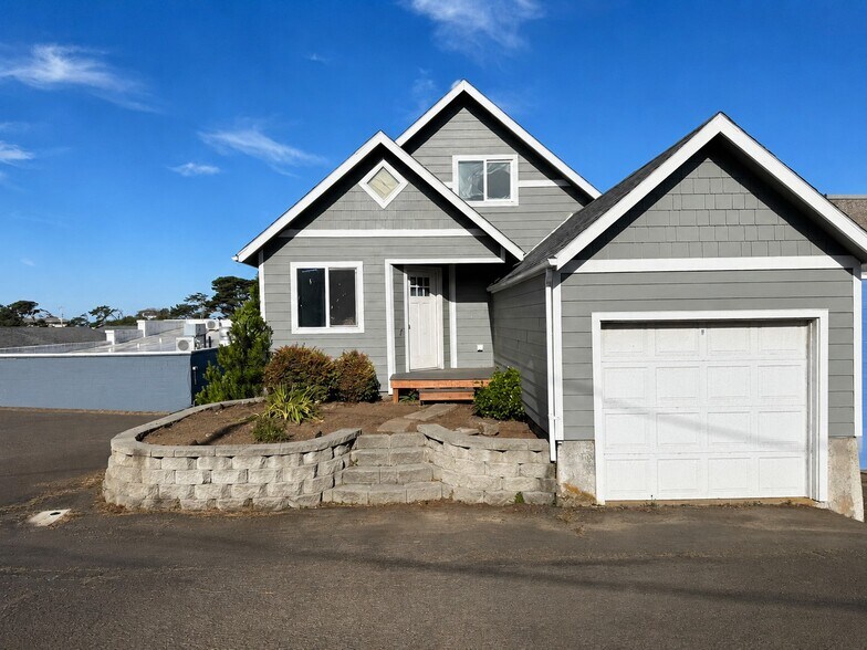 More Photos Of 1330 NE Highway 101, Lincoln City Restaurant For Sale