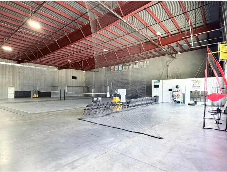 More Photos Of 6769 Curtis St, Orlando Warehouse For Lease