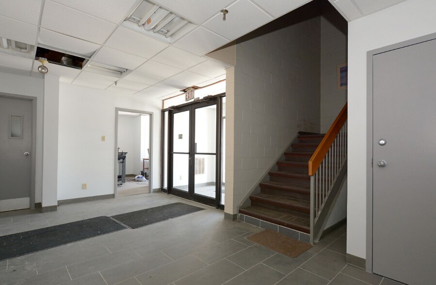 More Photos Of 5359 Canotek Rd, Ottawa Light Manufacturing For Sale