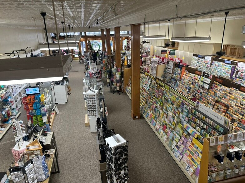 More Photos Of 608 Broadway St, Lincoln Storefront For Sale