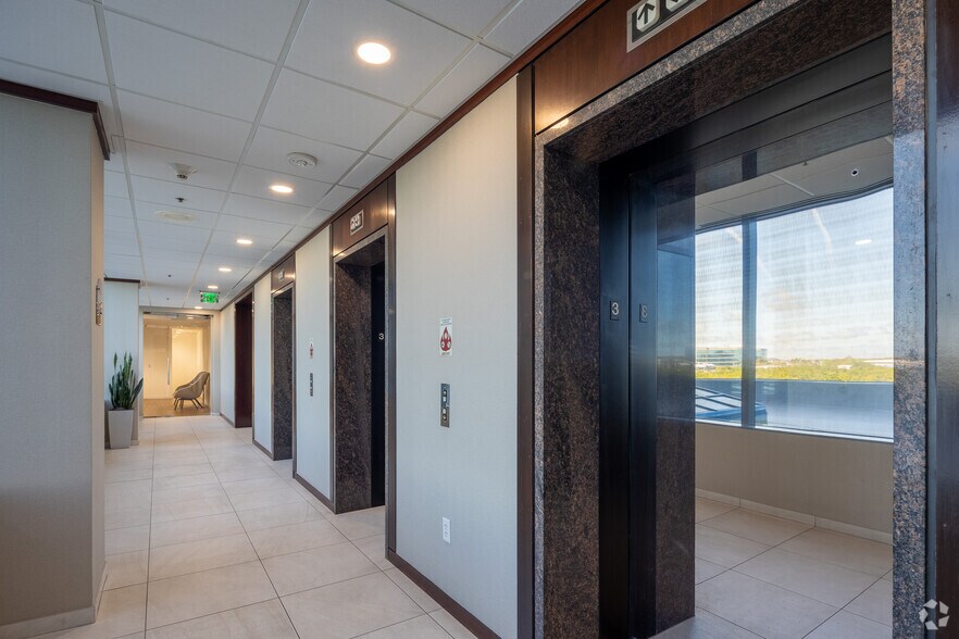 More Photos Of 17755 US Highway 19, Clearwater Unknown For Lease