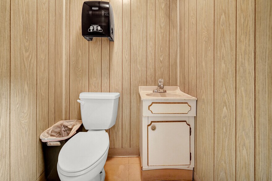 More Photos Of 5508 S FM 1788, Midland Warehouse For Sale