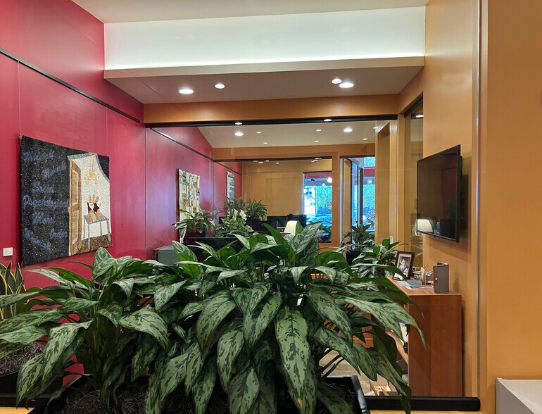 More Photos Of 1820 Solano Ave, Berkeley Storefront Retail Office For Lease