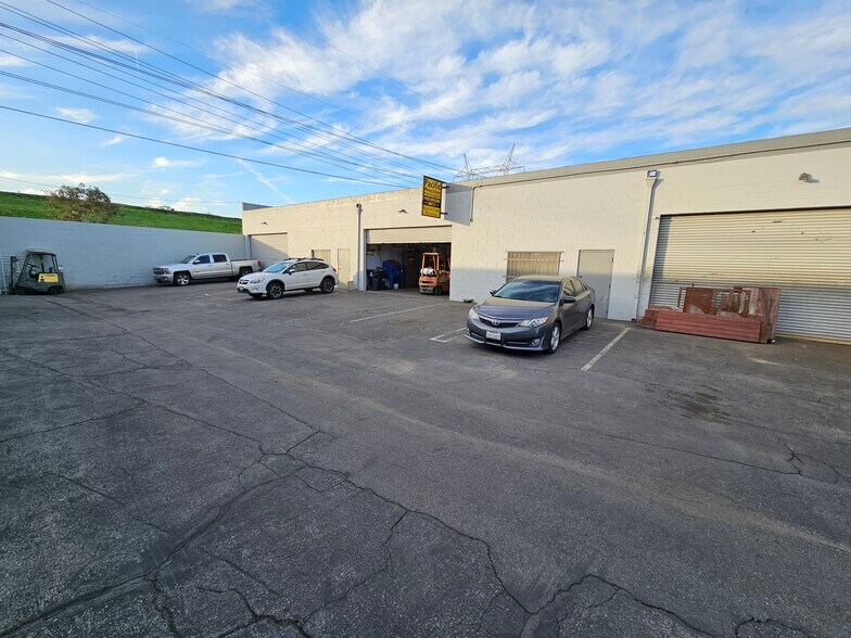 More Photos Of 11654-11660 Sheldon St, Sun Valley Warehouse For Sale